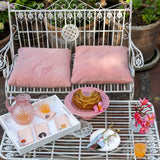 Cocteleras Las Doñas color Rosa en Lino con Bordado. Set 4