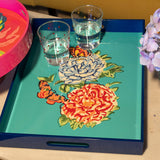 Charola Rectangular de Madera con Flores Reina