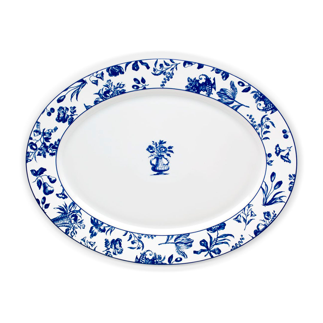 Platón oval mediano de 36 cm de porcelana blanca con detalles florales en azul, de la colección Chintz de Vista Alegre