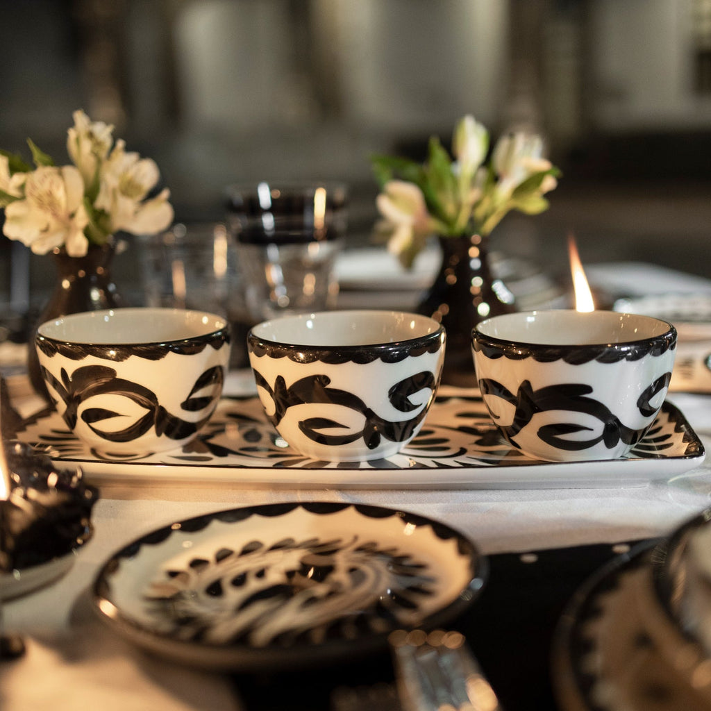 Set Botanero Puebla con 3 Bowls sobre su Charola en Blanco y Negro