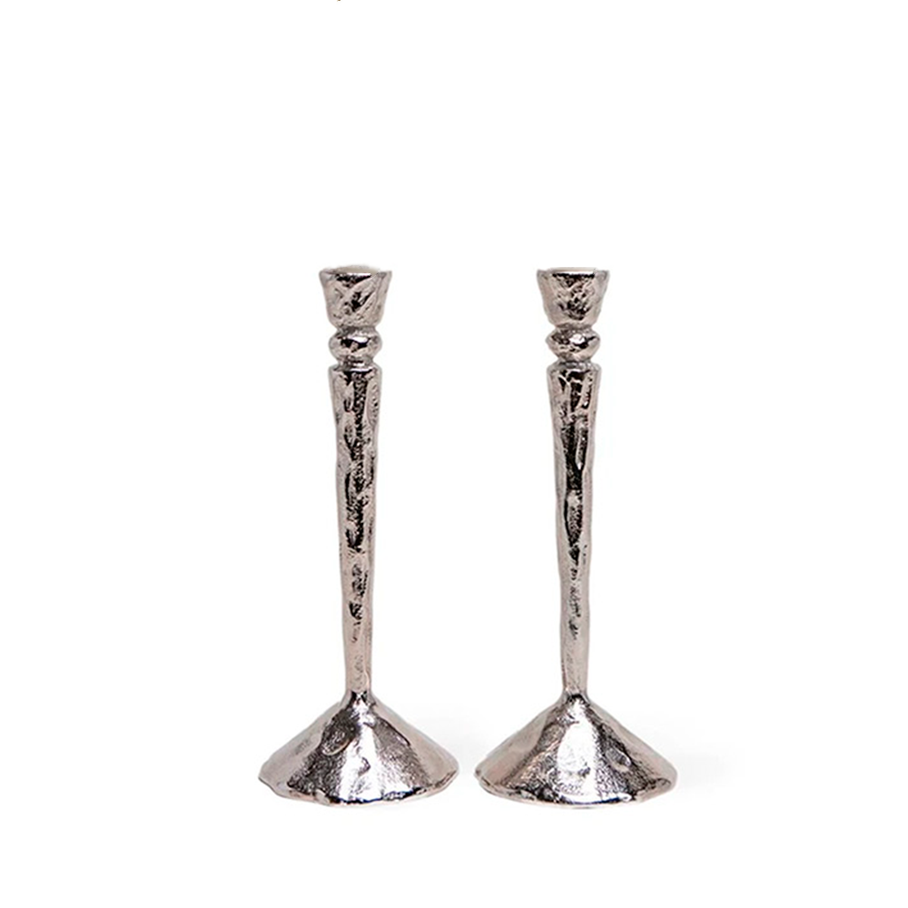 Candelabro martelinado plateado, marca Zash