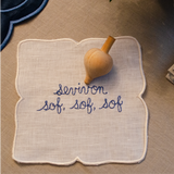 Juego de 4 Servilletas de coctel Bordadas con Palabras y Frases de Hanukka. Set 1