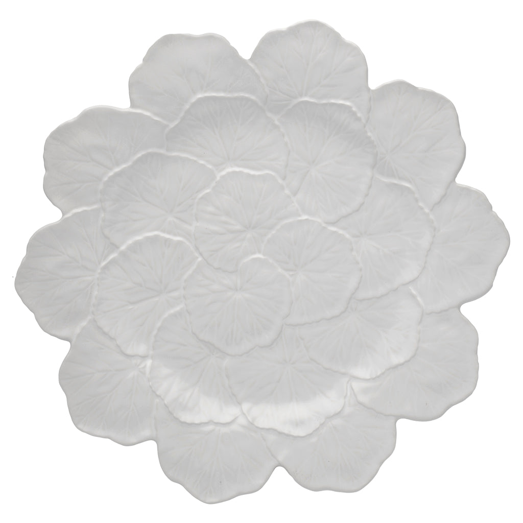 Plato de cerámica con geranios blanco, de la marca Bordallo Pinheiro
