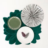 Manteles Individuales Blossom en Terciopelo Verde con Orilla Bordada. Set de 4